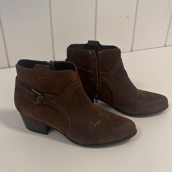 Vaneli Booties - Picture 2 of 6